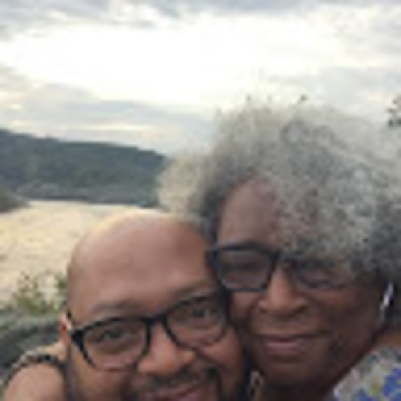 Meet your Posher, Tracee - Picture 1 of 1